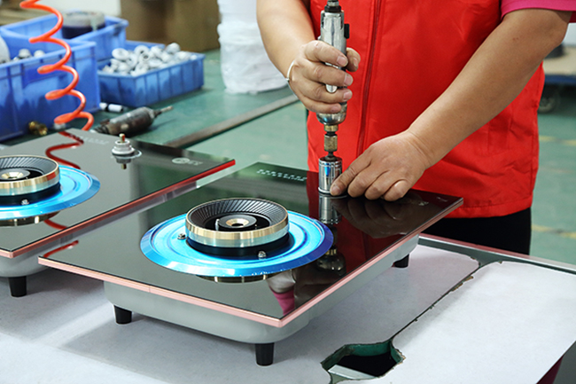 燃?xì)庠钌a(chǎn)車間